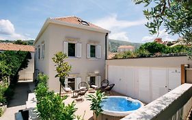 Kala Luxury Rooms By Duhomes